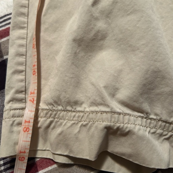 Women's Beige Cargo Shorts Size 8 - Picture 6 of 9